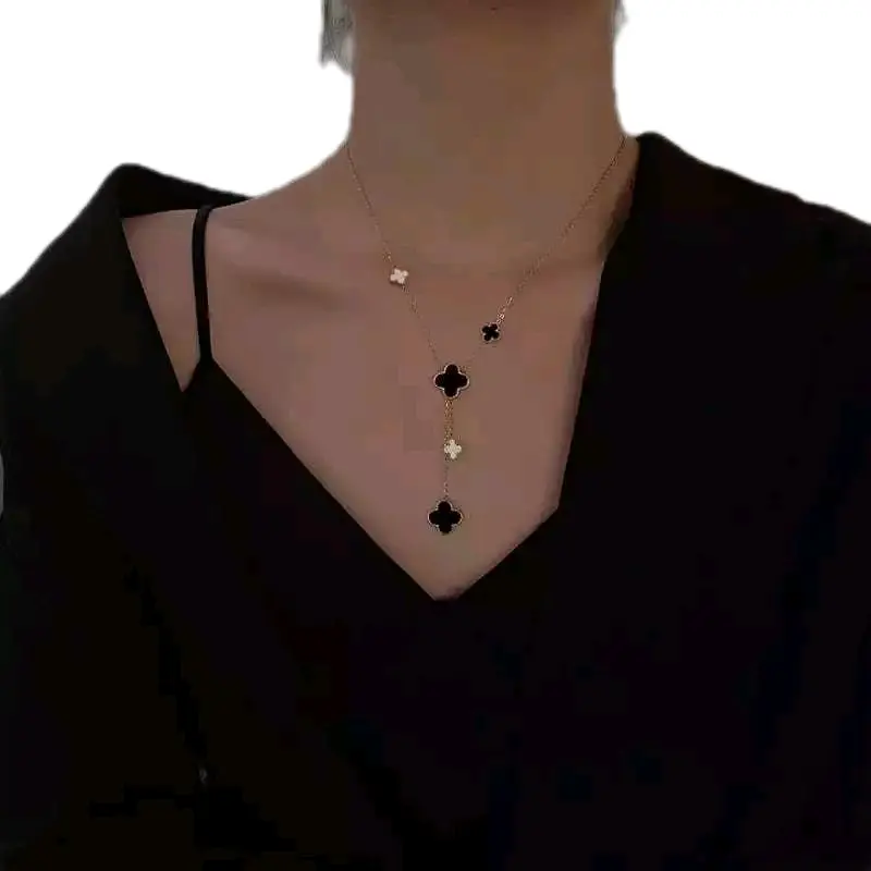 Kalung Titanium Wanita Ratai liontin bunga Hitam Putih Kalung Wanita fashion Juntai 2 Warna 5