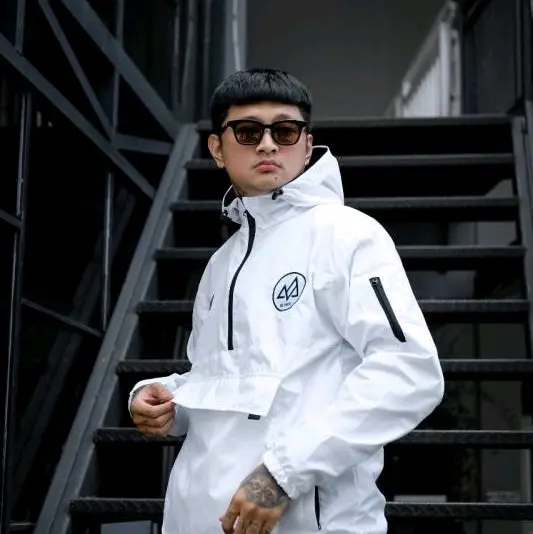 Jaket Cowok dewasa  Parasut Putih