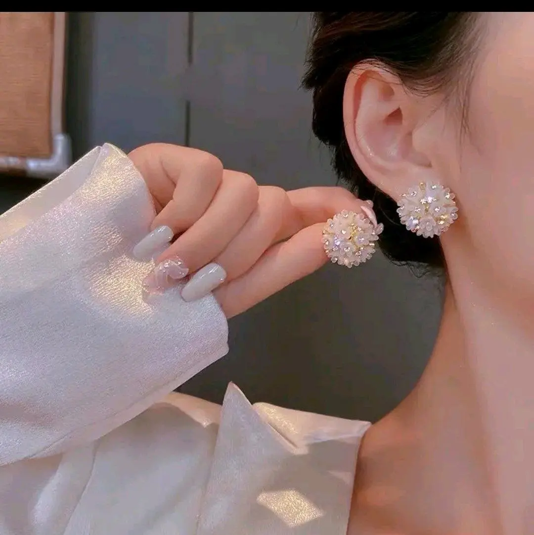 anting bulat wanita warna putih shining GG acc