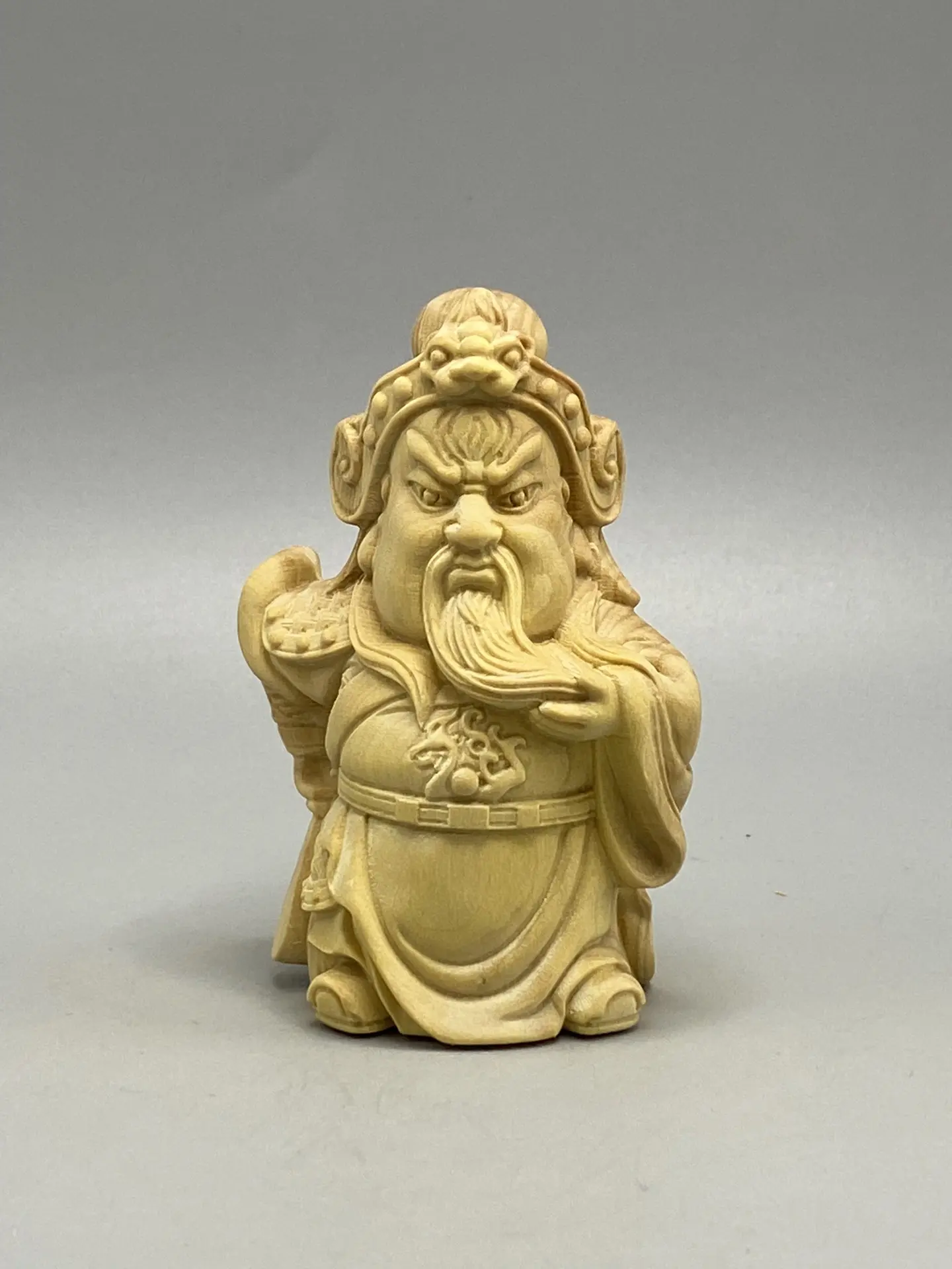 Carved tabletop ornament Small tabletop ornament Style8cm