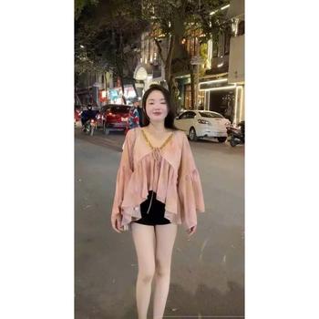 Product Review of [HÀNG Sẵn]Áo Loang Tơ Hồng Viền Nhũ Cổ V Tay Loe Bánh Bèo Áo Nữ Thiết Kế Top Women from T**n Q**g T**g 0