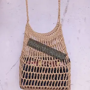 Noken jaring rajut papua berukuran sedang bisa muat buku dompet hp ,cocok untuk jalan jalan sore, bisa untuk Cewek Cowok Pria Selempang Wanita Kulit Hitam