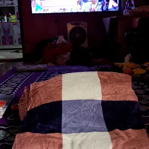 Selimut Bulu 180x200 Motif Minimalist