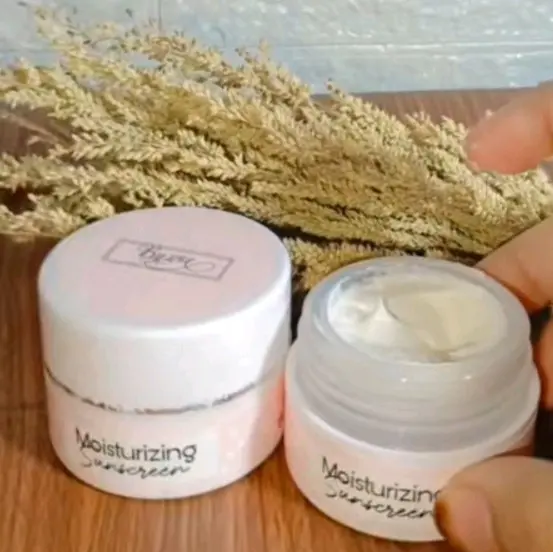 CREAM BYZOE GLOW MOISTURIZING SUUNCREEN PINK 5