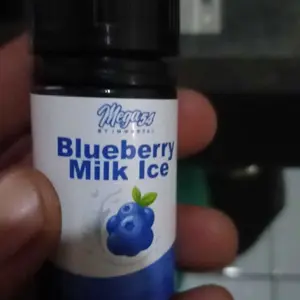 Lyqui-d 30&15ml StrawberryIce Minuman Segar dengan Milk Segar dan Es untuk Nikmati di Musim Panas