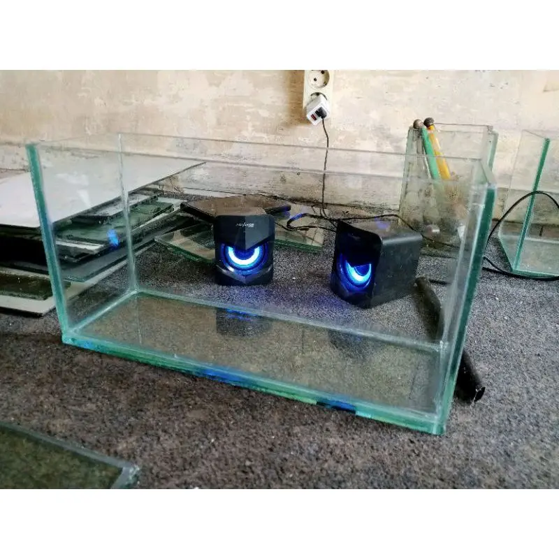 Akuarium kaca mini ukuran 30x10x15