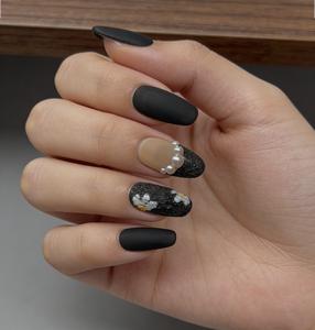 Handmade wearable nails, luxurious black velvet pearls, old-money quiet luxury matte texture, sweet‑cool hot‑girl vibe for dates, exudes elegance.