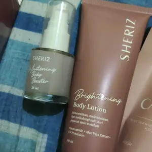 SHERIZ PAKET SPESIAL Mencerahkan,Menutrisi (lotion+booster+sabun)