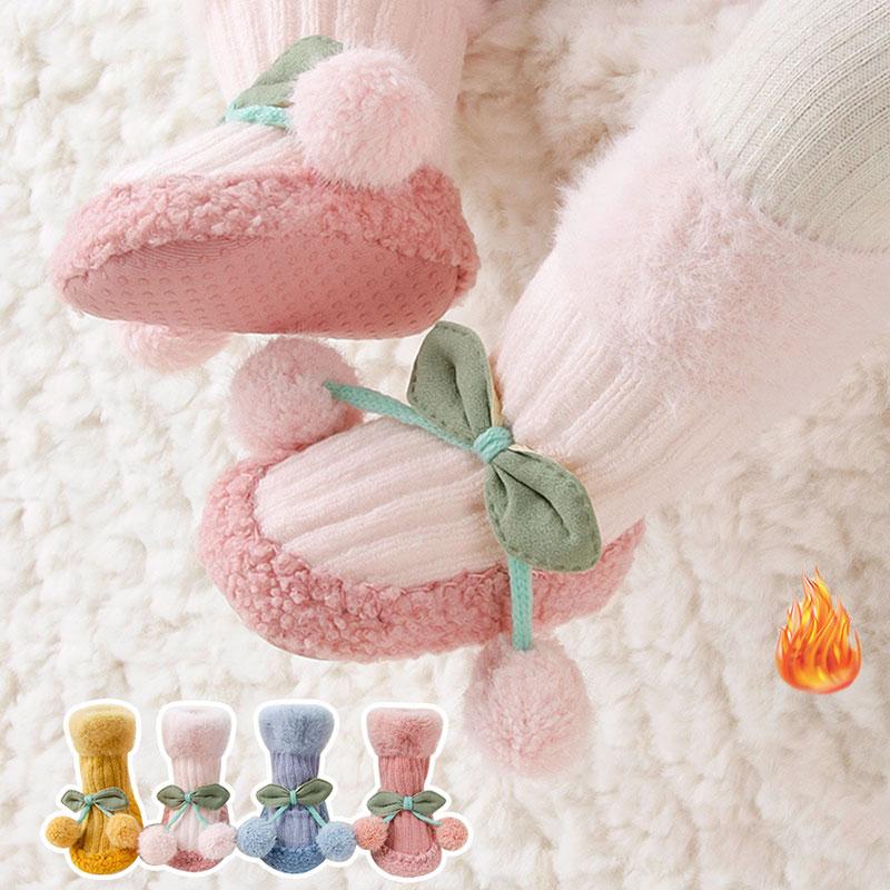 Giày tất Tập Đi Đầu Tiên Cho Em Bé Lông Cừu Mùa Thu Đông, Bông Pompom Dày Dặn, Tất Ấm Áp, Cho Trẻ Em Và Trẻ Mới Biết Đi, Tất Đi Sàn Terry Đế Mềm