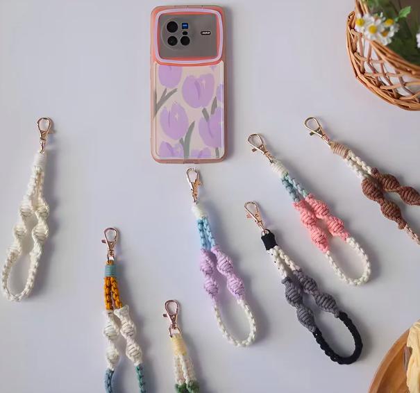 Kunci Gantung Macrame Putar Twist Knot dengan Desain Unik 3