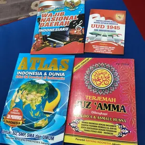 Buku lagu wajib nasional daerah bintang Indonesia tipis