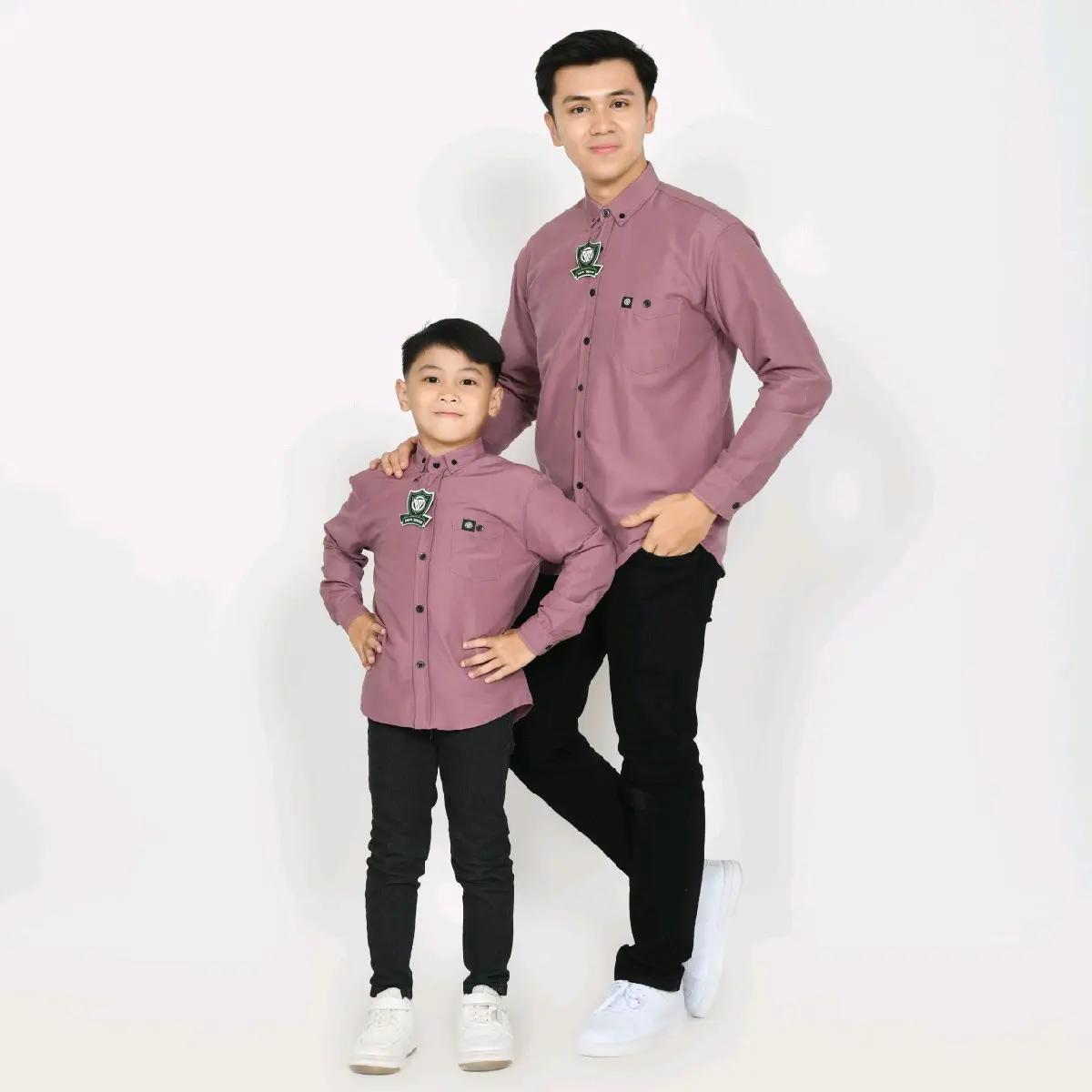 Dusty ungu kemeja polos couple ayah dan anak lengan panjang warna dusty ungu / purple / taro Baju Katun Santai Atasan Keluarga Wanita Ibu Merah