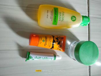 Product Review of Liz Skincare Paket Flek Hitam 4 in 1 Facial Wash Krim Pemutih Malam Siang Sunscreen Tabir Surya - Pencerah Lightening from N**g M**a 3