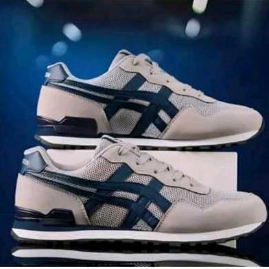 Sepatu 0nitsuka termurah Sepatu sneakers pria terbaru Sepqtu pria casual Sepatu olahraga pria Shoes Running 4