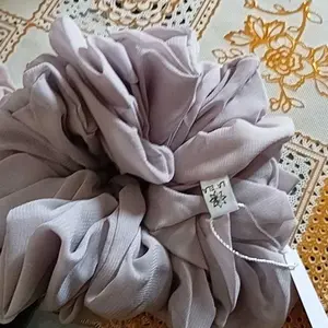 SCRUNCHIE latelahijab Cepol Ikat Rambut Untuk Menambah Volume Hijab