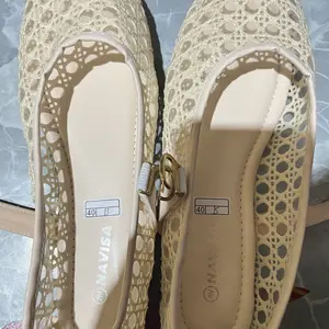 Flatshoes Wanita Sepatu Wanita Motif Transparan Navisa Basic Collection