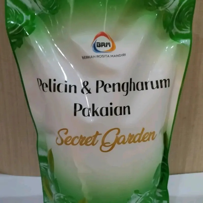 BRM Pelicin dan Pengharum Pakaian Refill 800ml 6