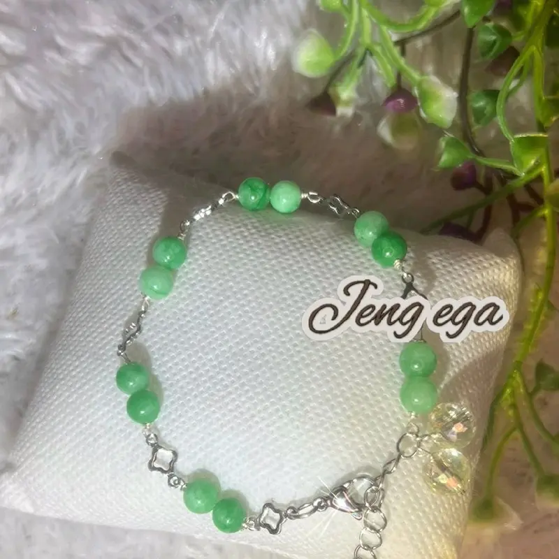 gelang giok salju , sangat cocok untuk kamu yang suka fashion size 16-17. 0