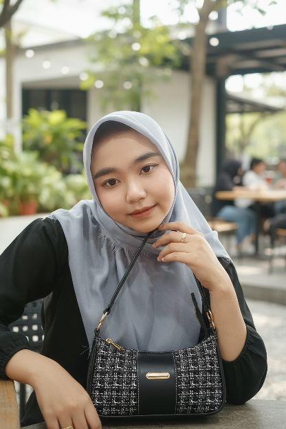 HANA Tas Shoulder Bag Wanita Bahan Kanvas Simpel Mewah 1 Ruang Desain Elegan dan Fungsional