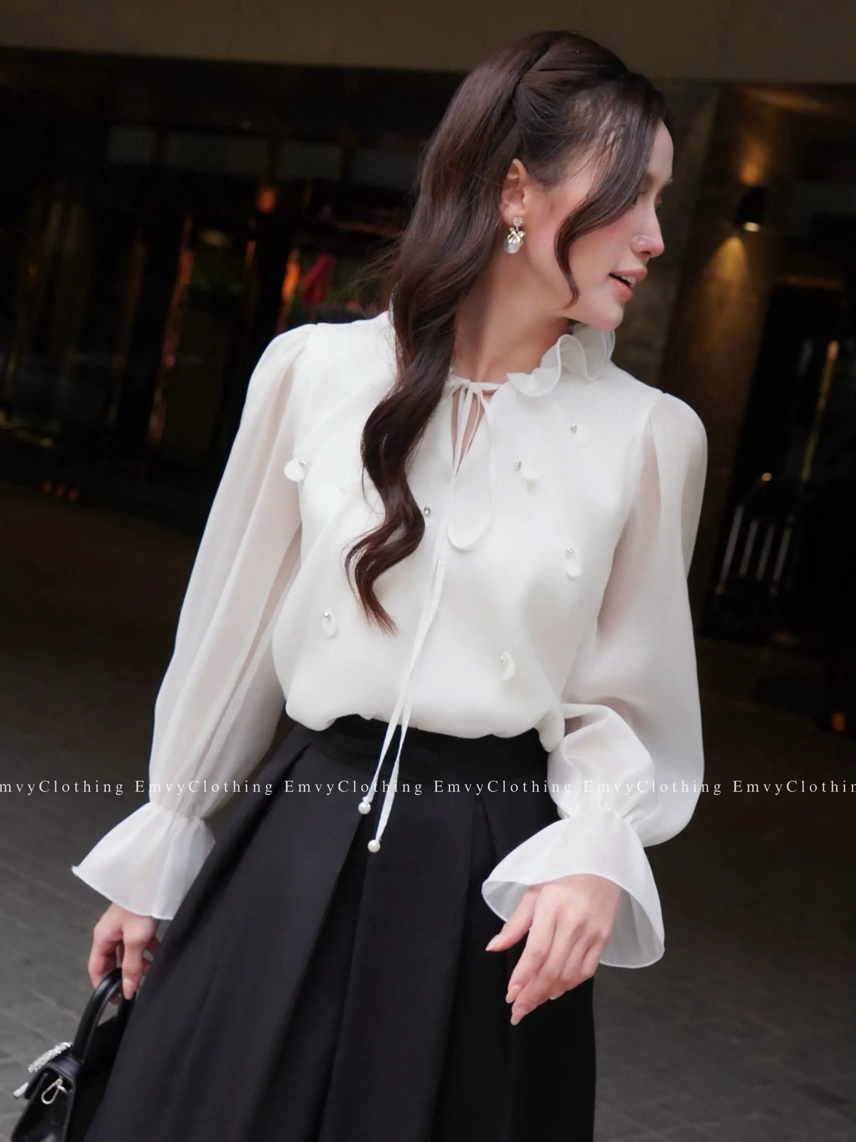 [Deal Mở Bán] Áo sơ mi nữ thiết kế cổ bèo tiểu thư sang chảnh phối chân váy dài thanh lịch Emvy Clothing EV132 | BigBuy360 - bigbuy360.vn