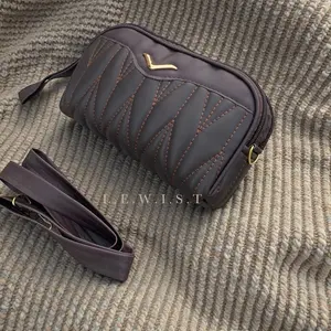 Tas Selempang & Dompet Wanita V Bordir emboss Slingbag