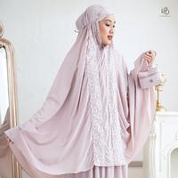 Gambar HIJABERLIN - Amina Prayer Set Mukena Travel Mini - Silver dari Hijaberlin Kota Depok 3 Tokopedia