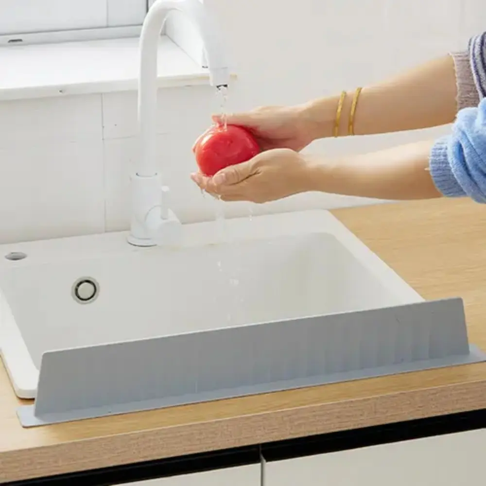 Guard Baffle Silicone Sink Splash Guard with Suction Cup Prevent Water Sink Baffle Splash-Proof Heightening Home