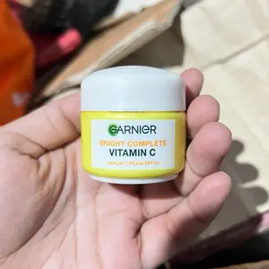 NEW! GARNIER BRIGHT COMPLETE VITAMIN C SERUM CREAM SPF 30