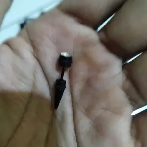 Anting Tindik Titanium Model Mur Permata Silver dan Black - Earrings