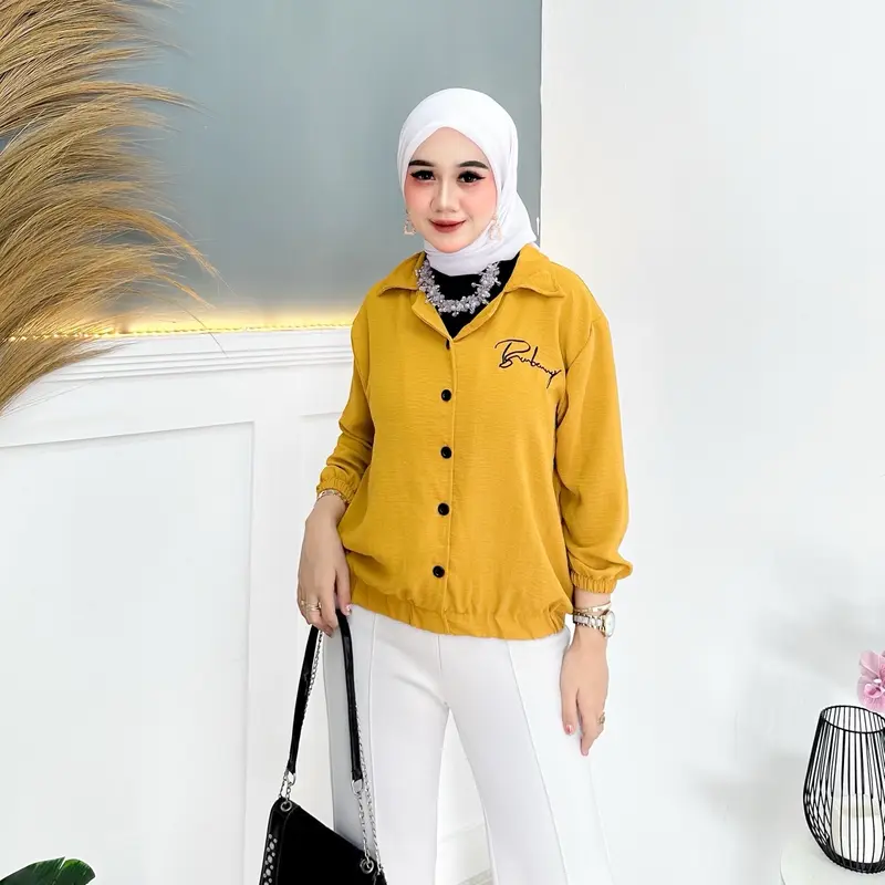 Arni Busana -Kemeja Blouse Wanita Bordir Bahan crinkle Adem Dan Nyaman Kancing Depan Lengan Karet Baju Dewasa Model Casual 4