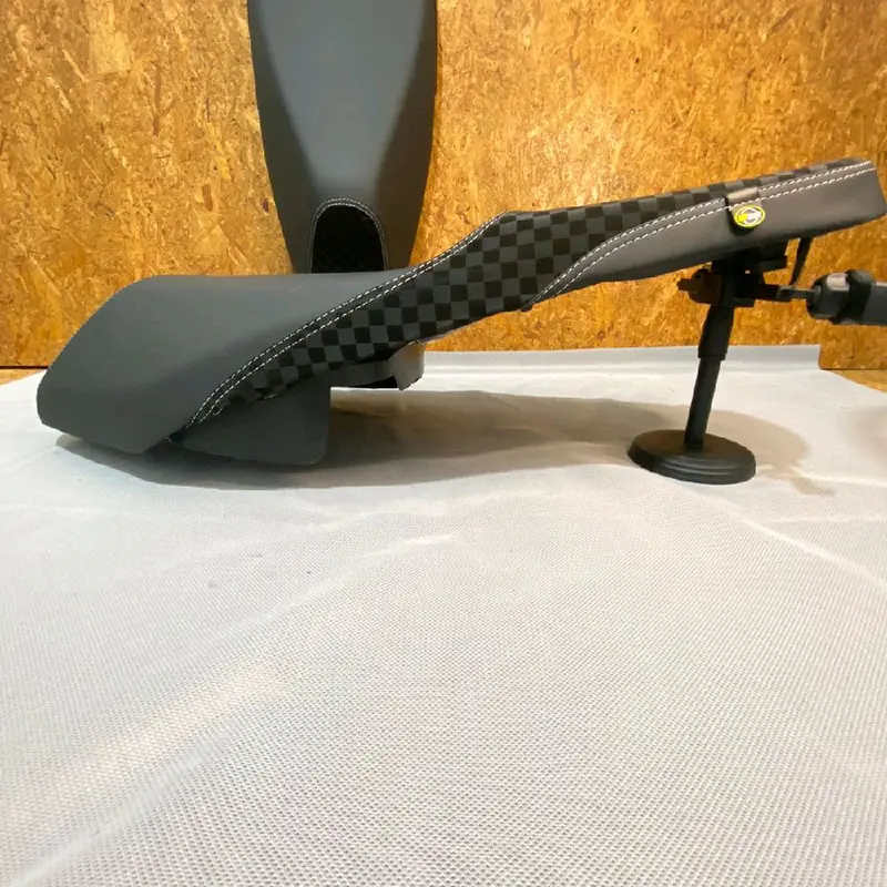 kulit jok motor sarung jok motor kover jok motor untuk motor vario beat mio pcx DLL bahan napa halus copy mb tech carera mix catur3D model arvi signatur Motorcycle jok arvi 1