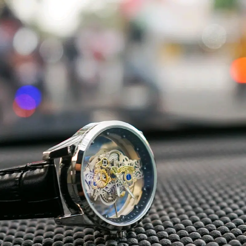 Jam Tangan Pria Futuristik Black Quartz 1