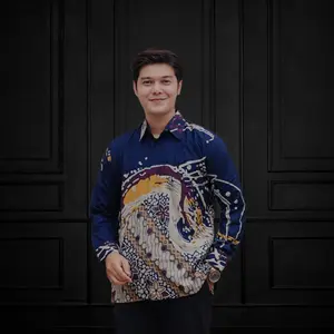 Kemeja Batik Pria Lengan Panjang Furing Motif Abstrak Navy Casual Modern Trendy