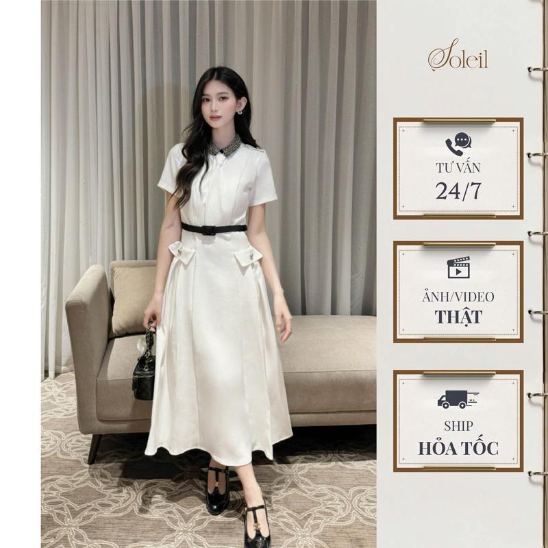 SOLEIL - Váy Đầm Colin Dress Thiết Kế Nữ Dáng Dài Xòe Cổ Sơ Mi Đính Đá Phối Cà Vạt Ẩn Cách Điệu Ngắn Tay Kèm Belt Tháo Rời Màu Trắng Sang Trọng Thanh Lịch Đi Tiệc Sự Kiện Women VD82