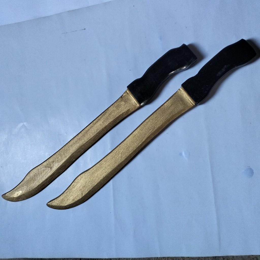 Mandau Kayu Miniatur Alat Untuk Latihan Olahraga Silat Beladiri Boxing