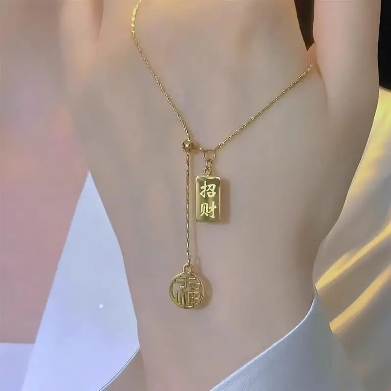 Kalung Serut Titanium Fashion Aksesoris Wanita Plus Liontin Kotak Anti Karat