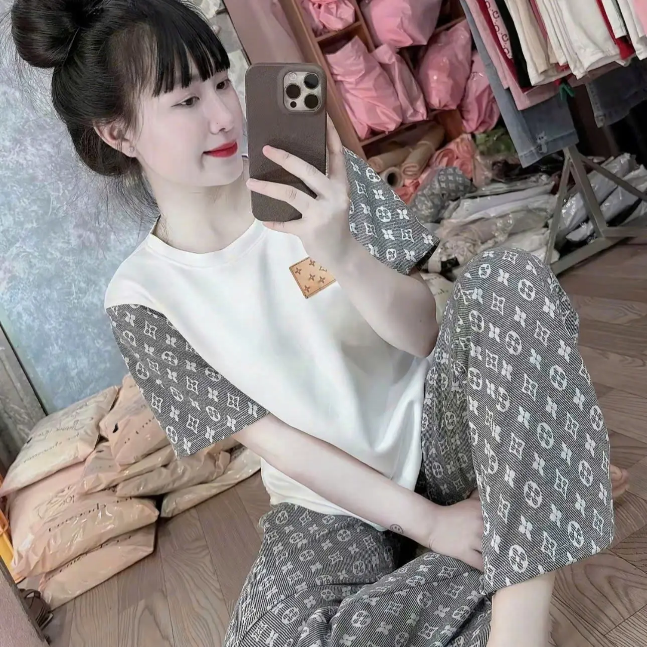 Set Bộ hot new 2025 Phối Siêu Lạ Phong Cách Trẻ Trung mác cao su gắn logo đồng