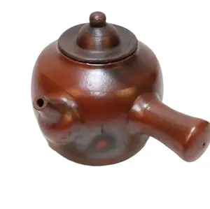 Teko Rebus Jamu Gerabah dengan Model Priuk, Tanah liat