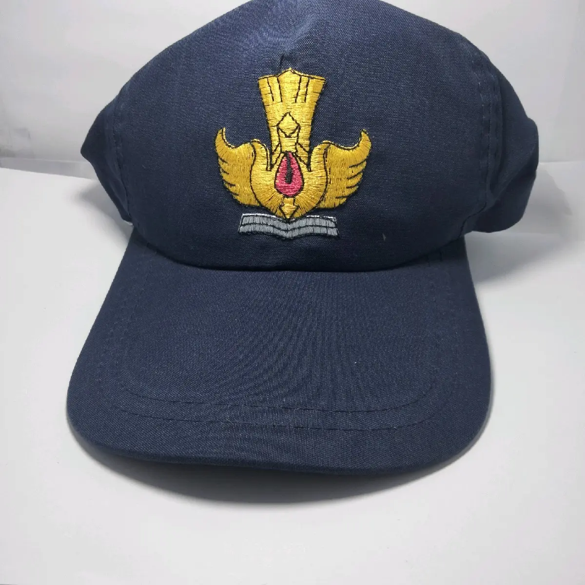 Topi Sekolah Smp Biru Logo Bordir karet putih belakang