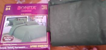 Product Review of Sprei Bonita Polos EMBOSS BANTAL 4 ( 180x200 ) King Size from m**a 0