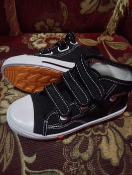 Product Review of Sepatu Kanvas Anak Warna Hitam Putih from i**z 0