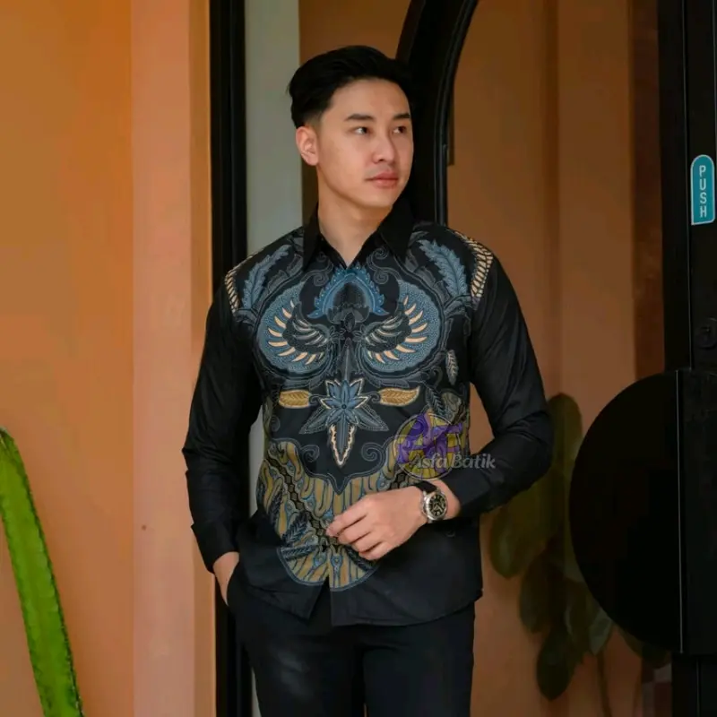 Couple Sweet Burgundy | Batik Couple Ayah dan Anak Laki-laki Kemeja Couple Keluarga Batik Weyrisfashion 3