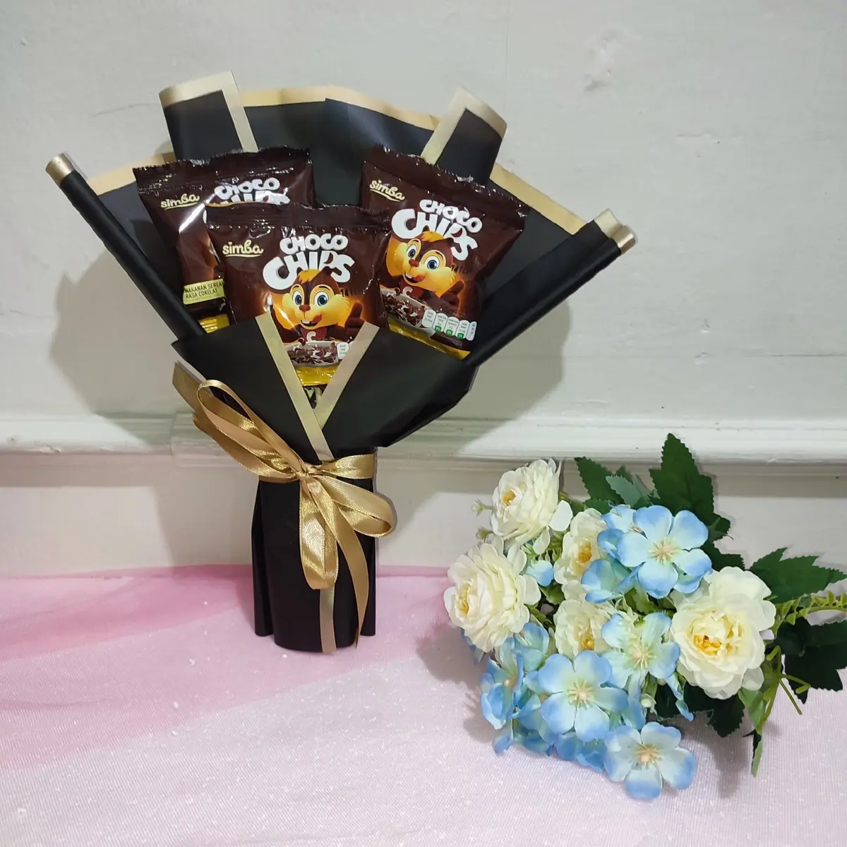 GIFT BUKET SNACK MINI SIMBA CHOCO CHIPS ISI 3 Food Makanan