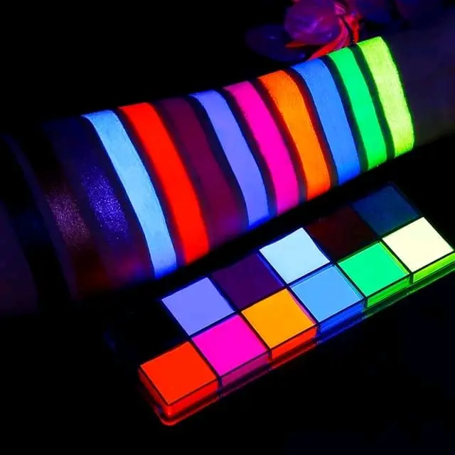 (Free Kuas) UV Face Body Painting 12 Warna Body Paint Cat Wajah Painting Night Fluorescent Painting Palette Wajah / Face Painting Glow In The Dark Paint Glow In UV Light Tubuh