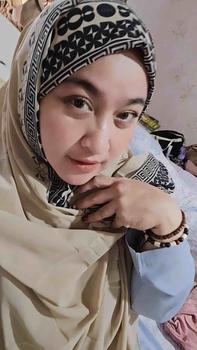 Product Review of Lotun Hana Series - Hijab Pashmina Instan Printing Motif Etnik Material Premium Simpel Mudah dipakai - Peach Rayon Ceruti from Q**a 2