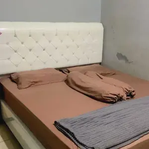 Divan Kasur Sandaran Kancing Rangka Tempat Tidur dipan