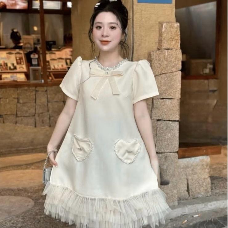  Váy Đầm bầu suông phối nơ kèm túi tim đính ngọc sang chảnh mẫu hót 2025 - Trắng kem 