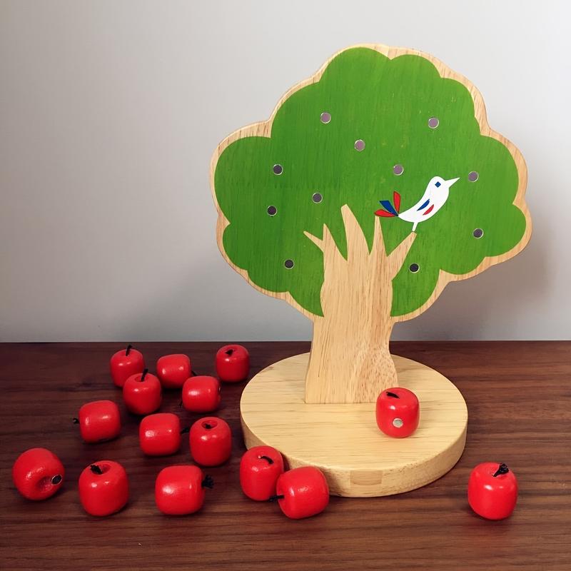 Product Introduction of Wood magnetic apple tree learning number points fruit early education enlightenment fine movement hand-eye coordination educational toy 4