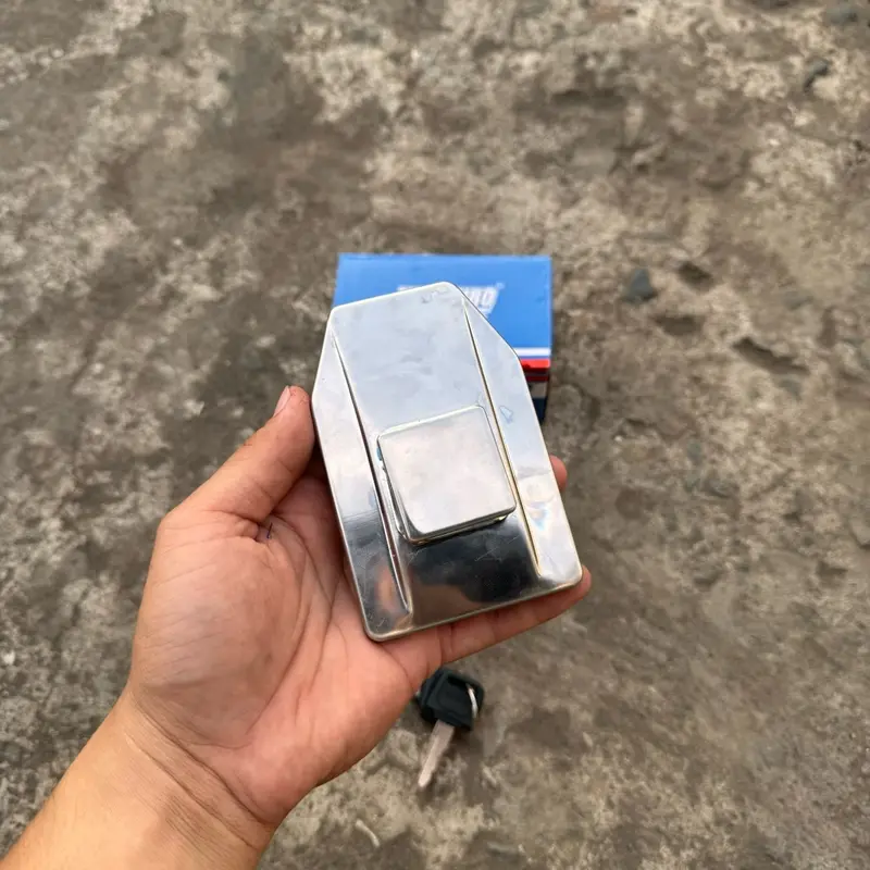 TUTUP TANGKI GLPRO NEOTECH GL MAX FULL CROME Kunci Motor 2