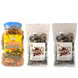 Emak Cw - 3 Pcs Keripik Nage 51 ( Kulit Ikan Patin Pedas Manje Toples,2 Pcs Chocobi Kecil )